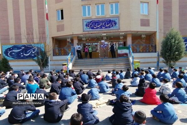حضور آتش‌نشانان پاکدشتی در آستانه چهارشنبه سوری در مدارس