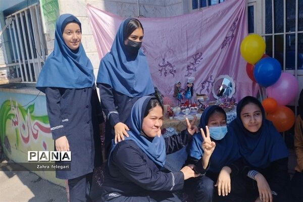 برپایی سفره هفت‌سین در دبیرستان شهید ملاآقایی قرچک