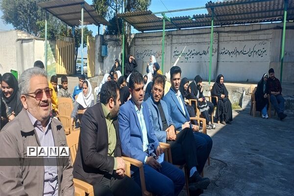 بازارچه دانش‌آموزی در میاندورود