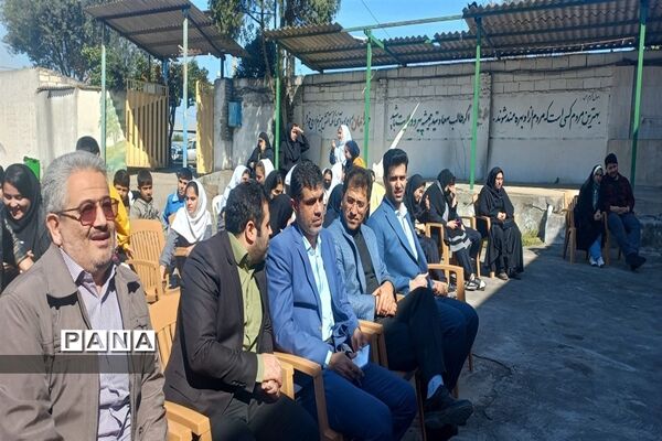 بازارچه دانش‌آموزی در میاندورود