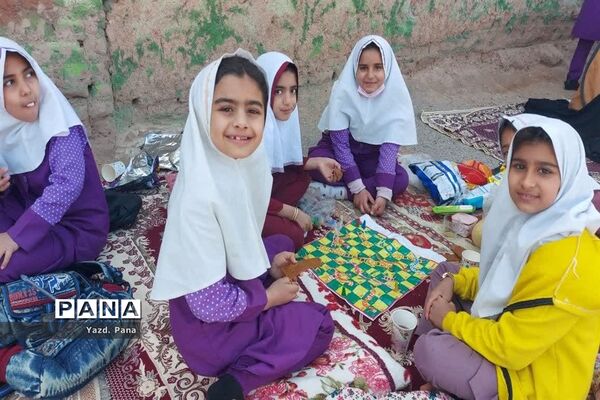اردوی درون مدرسه‌ای و استقبال از عید نوروز دبستان حضرت رقیه(س) یزد