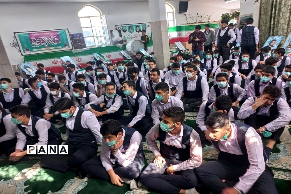 مراسم یادواره شهدا در دبیرستان شاهدآیت‌الله خامنه‌ای آموزش و پرورش ناحیه 2 شهرری