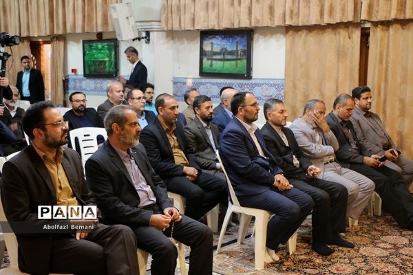 غبارروبی حرم حضرت معصومه(س) با حضور اعضای ستاد اسکان نوروزی فرهنگیان