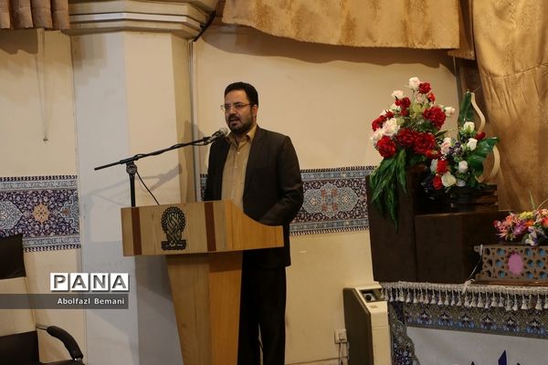 غبارروبی حرم حضرت معصومه(س) با حضور اعضای ستاد اسکان نوروزی فرهنگیان