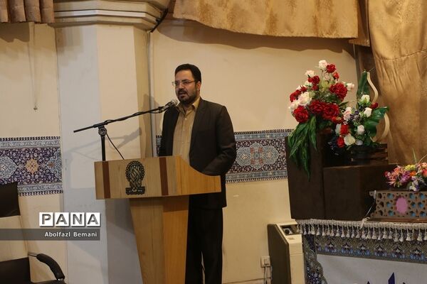 غبارروبی حرم حضرت معصومه(س) با حضور اعضای ستاد اسکان نوروزی فرهنگیان