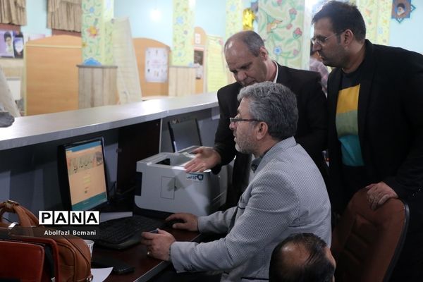 غبارروبی حرم حضرت معصومه(س) با حضور اعضای ستاد اسکان نوروزی فرهنگیان