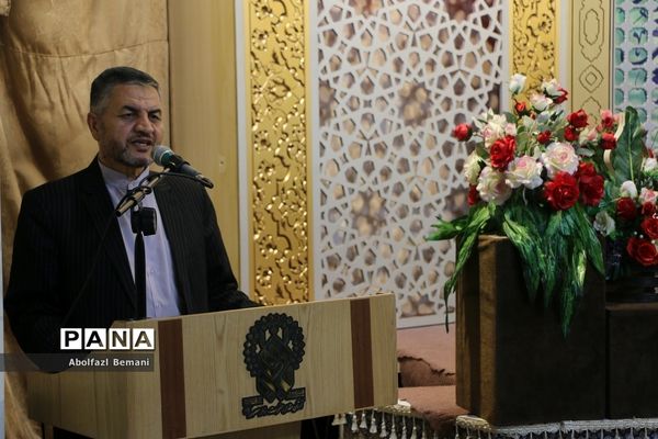 غبارروبی حرم حضرت معصومه(س) با حضور اعضای ستاد اسکان نوروزی فرهنگیان