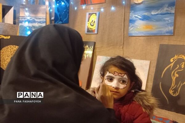 غرفه آثار هنری هنرستان فدک در جشنواره بومی محلی اقوام ایرانی فشافویه