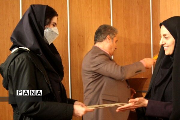 تجلیل از برگزیدگان استانی مسابقات فرهنگی‌هنری و قرآن، عترت و نماز و نوجوانان سالم در ناحیه یک ری