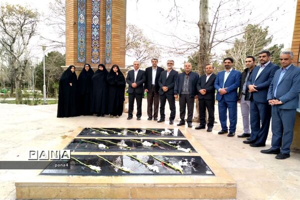 آیین غبار روبی  یادمان شهدای گمنام بوستان پلیس همزمان با گرامیداشت روز شهدا