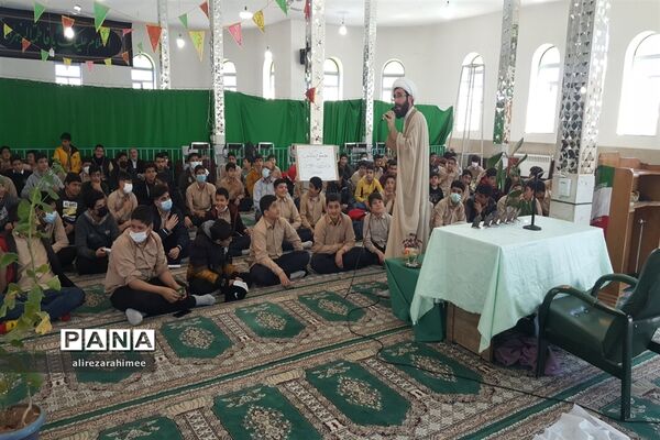 برگزاری آیین نمادین جشن تکلیف دانش‌آموزان پسر شهرستان فیروزکوه