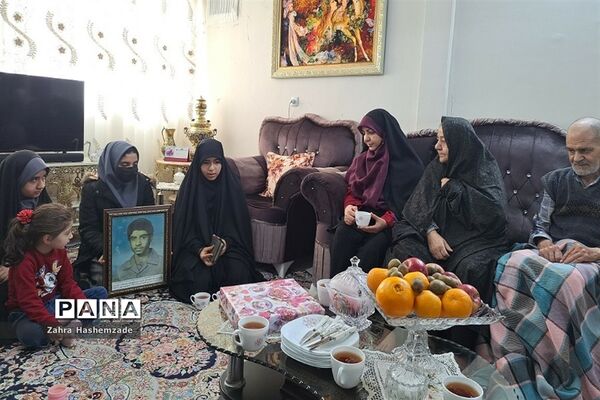 دیدار با خانواده شهدا به‌مناسبت گرامیداشت روز شهدا در شهرری