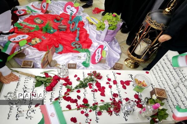 تجدید بیعت دانش آموزان منطقه ۵ با  شهید گمنام