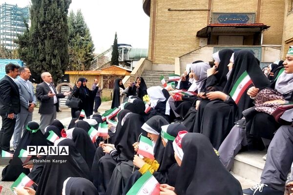تجدید بیعت دانش آموزان منطقه ۵ با  شهید گمنام