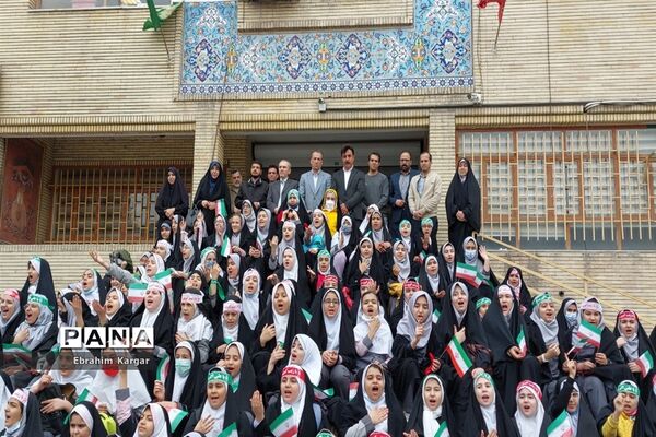 تجدید بیعت دانش آموزان منطقه ۵ با  شهید گمنام
