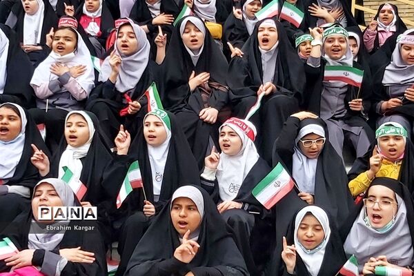 تجدید بیعت دانش آموزان منطقه ۵ با  شهید گمنام