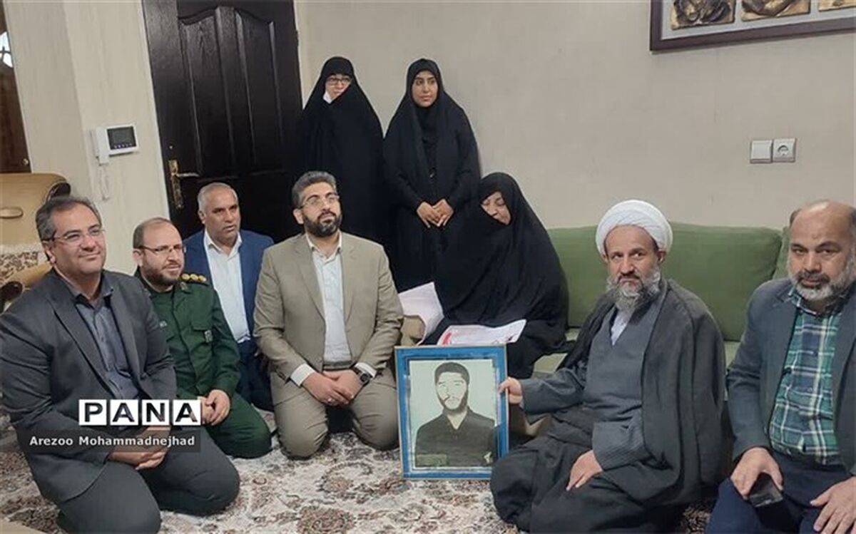 تجلیل از ۲۲۰ خانواده شهدای قرچک بمناسبت روز شهدا