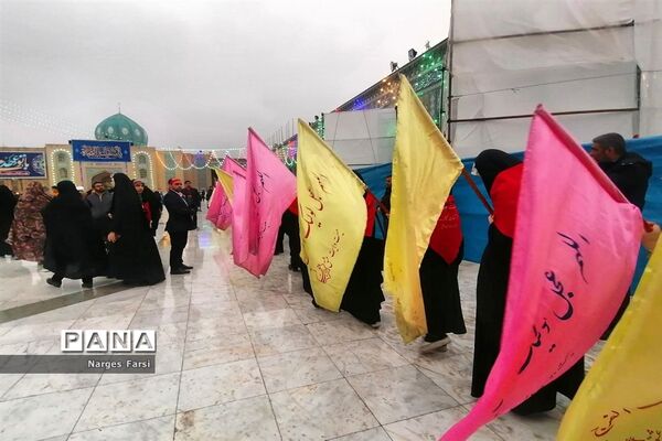اجرای بارانی سرود سلام فرمانده