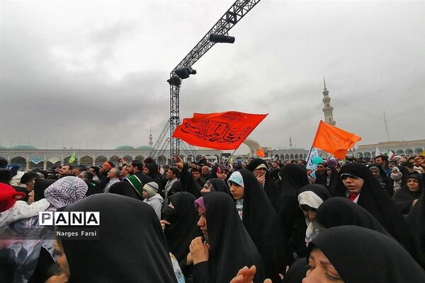 اجرای بارانی سرود سلام فرمانده