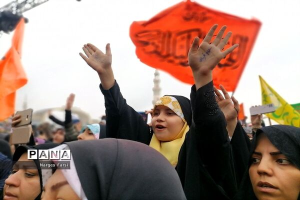 اجرای بارانی سرود سلام فرمانده