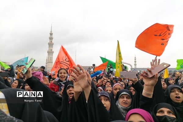 اجرای بارانی سرود سلام فرمانده