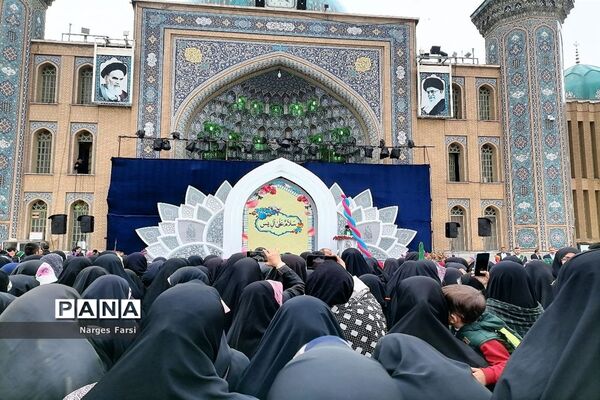 اجرای بارانی سرود سلام فرمانده