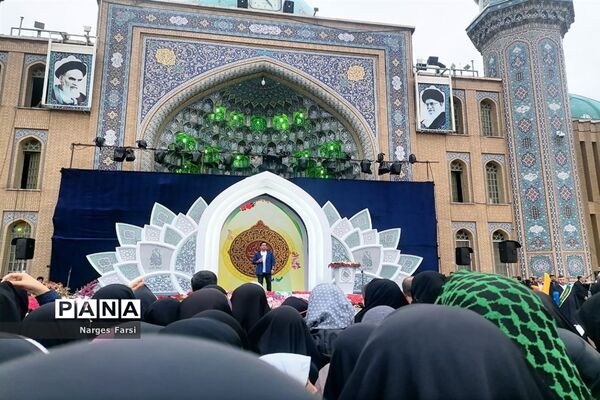 اجرای بارانی سرود سلام فرمانده