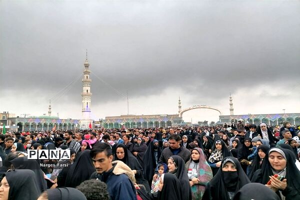 اجرای بارانی سرود سلام فرمانده