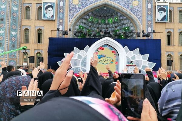 اجرای بارانی سرود سلام فرمانده