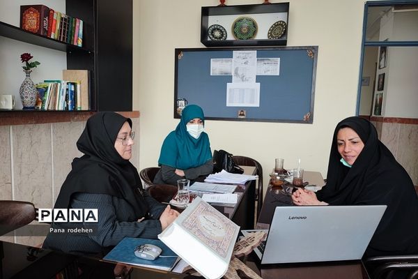 برگزاری کارگاه آموزشی اصول تدوین و مستند‌سازی تجارب برتر و داوری مستندات در هنرستان مبتکران رودهن