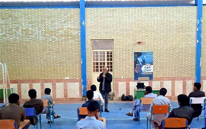 لزوم پاسخگویی مناسب به شبهات و سوالات دانش‌آموزان
