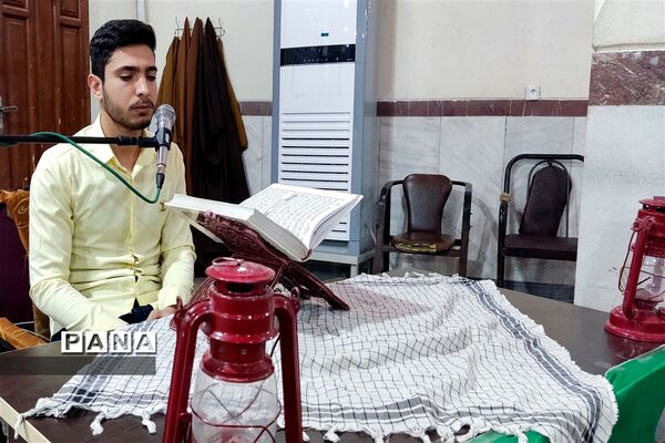 مراسم تجلیل و تقدیر از خانواده شهدا هشت سال دفاع مقدس