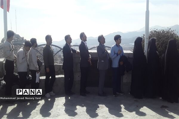 غبارروبی مزار شهدای گمنام در مشهد