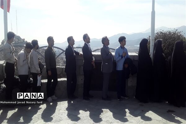 غبارروبی مزار شهدای گمنام در مشهد