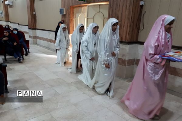 تجلیل از عوامل اجرایی مدرسه انقلاب در شادگان