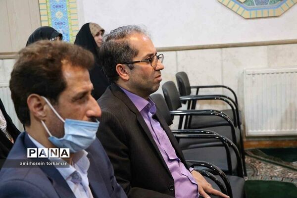 برگزاری مراسم بزرگداشت شهدا درمدرسه شهید قدوسی آموزش و پرورش ناحیه دو شهرری