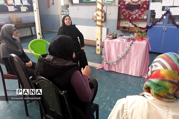 برگزاری کارگاه توجیهی چهارشنبه‌سوری ویژه آموزگاران در دبستان حضرت زهرا(س)‌۲ رودهن
