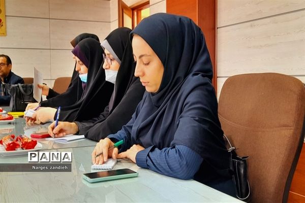 نشست صمیمی و تقدیر از  راهبران گروه‌های آموزشی آموزش و پرورش ملارد