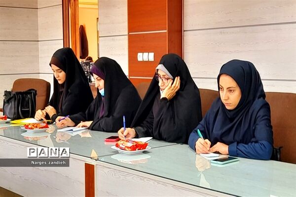 نشست صمیمی و تقدیر از  راهبران گروه‌های آموزشی آموزش و پرورش ملارد