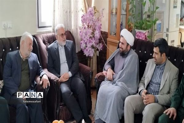 آیین غبارروبی و عطر افشانی مزار شهدا و طرح سلام بر شهید در شهرستان فیروزکوه