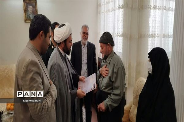 آیین غبارروبی و عطر افشانی مزار شهدا و طرح سلام بر شهید در شهرستان فیروزکوه