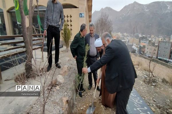 آیین غبارروبی و عطر افشانی مزار شهدا و طرح سلام بر شهید در شهرستان فیروزکوه