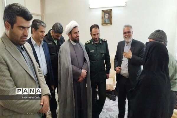 آیین غبارروبی و عطر افشانی مزار شهدا و طرح سلام بر شهید در شهرستان فیروزکوه