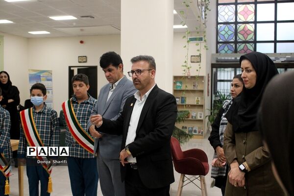 نمایشگاه جابربن حیان دبستان شهید کاوه شهرستان بوشهر
