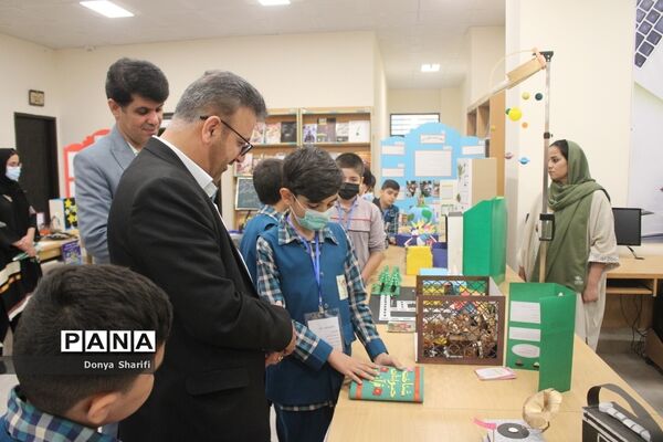 نمایشگاه جابربن حیان دبستان شهید کاوه شهرستان بوشهر