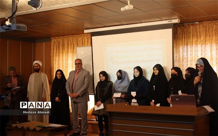 عمل به دستورات خداوند از مهم‌ترین ویژگی‌های  یک نوجوان سالم است