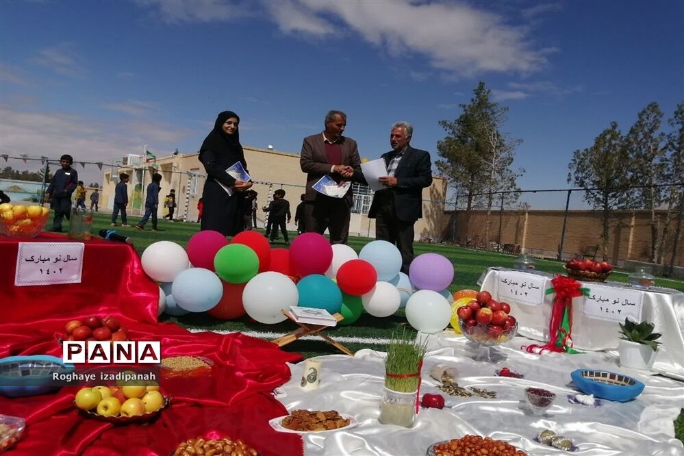 تقدیر از همکاران دبستان شهید منتظرقائم در آستانه سال نو