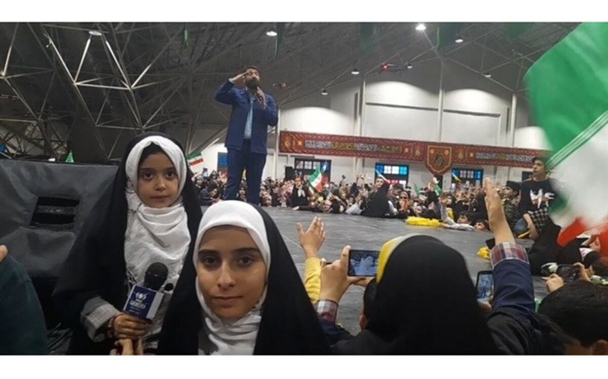 حضور پرشور دانش‌آموزان دهه نودی و هشتاد‌ی با اجرای سلام فرمانده ۲ در اصفهان