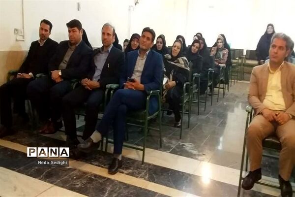 عصر شعر به نام شهدا در آباده