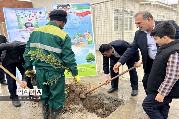 مراسم درختکاری در گلستان